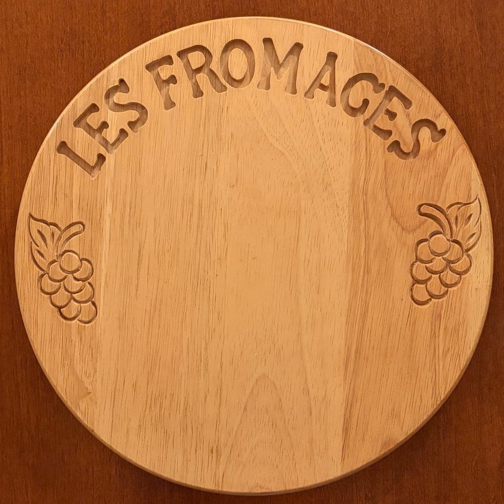 Vintage Charcuterie tray! Wood Cheese Board W/Spin Base & Grape Design.